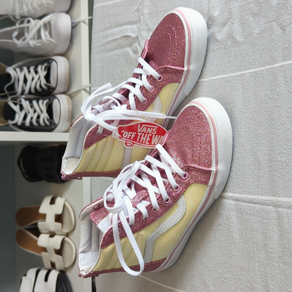 NWT Vans Kids Pink & Off-White Sk8-Hi Zip Sneakers Size 3 Kids